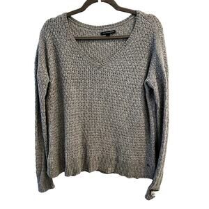 American Eagle Size Small Gray V Neck Sweater